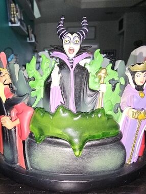 Walt Disney World All Disney Villains Resin Candle Holder Maleficent Hook Ursula